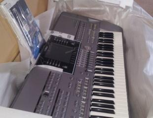 Yamaha Tyros5-76 - Arranger Workstation $2000 USD